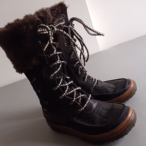 Merrell Womens  Winter Boots Size 8 Decora Prelude Waterproof  200 Gram Faux Fur